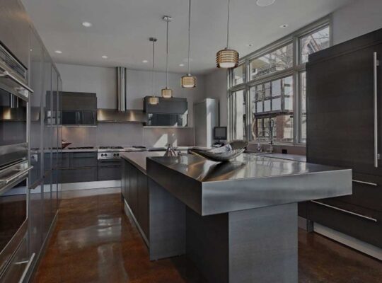 آپارتمان لوکس ۳ خوابه برای فروش در موقعیت مکانی عالی