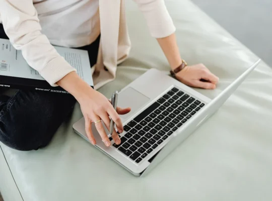 فروش مک بوک پرو حرفه ای درجه یک پرفورما