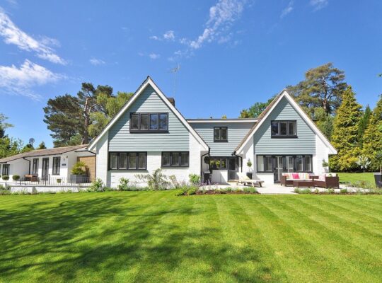 خانه مستقل بزرگ ۴ خوابه با امکانات مدرن