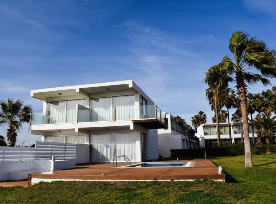 خانه مستقل بزرگ ۴ خوابه با امکانات مدرن