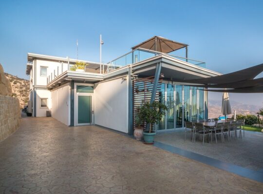 خانه مستقل بزرگ ۴ خوابه با امکانات مدرن